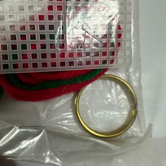 JOY WALL HANGING--Christmas--Holly--Word--Mesh-Plastic Canvas Holiday Kit. VTG! - Picture 3 of 5